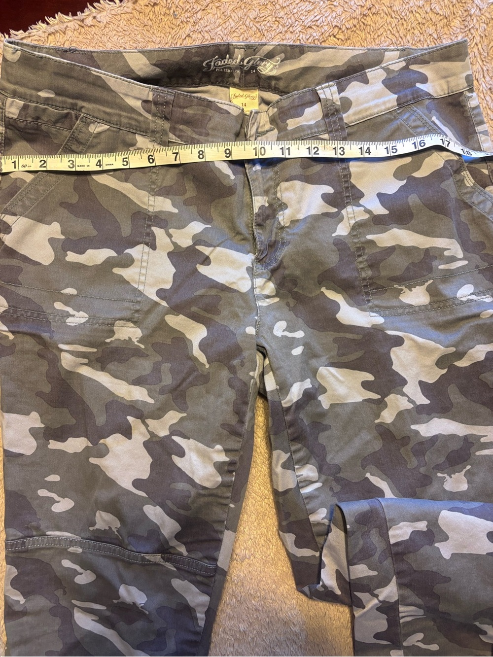 Faded Glory womans green Camo Cargo Pants - Picture 4 of 6